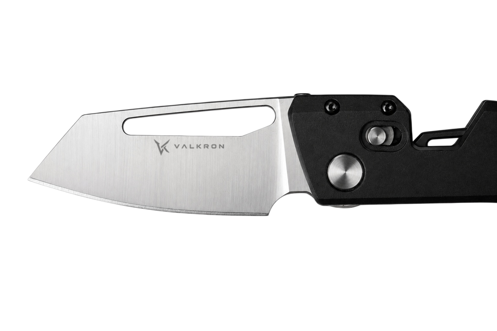Hatch cleaver-style folding knife blade detail